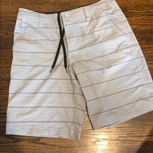 Men’s board shorts